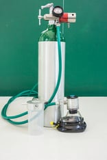 Portable oxygen cylinder