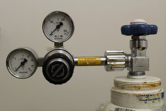 machine-bottle-gauge-product-help-hospital-905966-pxhere.com