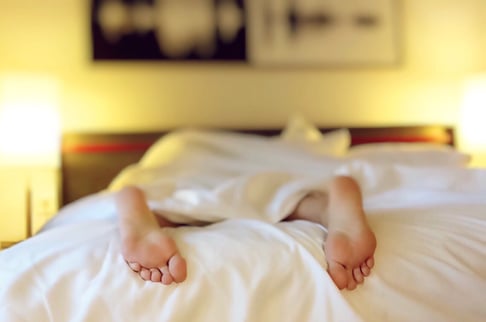 person-feet-sleeping-child-product-sleep-658910-pxhere.com